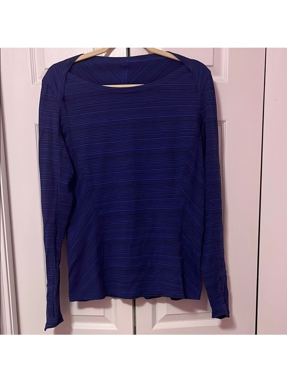 Lululemon Women’s Long Sleeve Crewneck Top - Blue